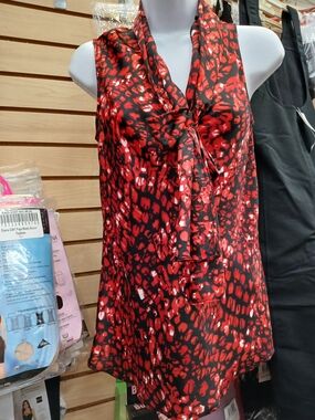 Sleeveless Tie-Neck Camisole in Red and Black by